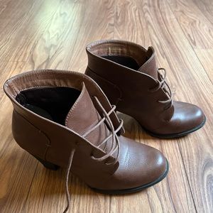 Sugar heeled booties 7.5